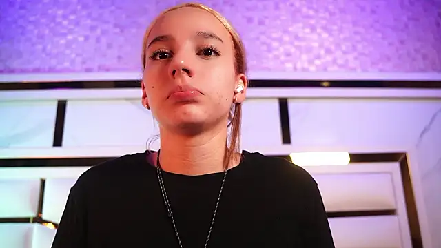 ambar_rosse25's cam snapshot