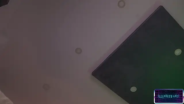 LucyAllenX's cam snapshot