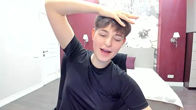 EmiliaYours live sex cam