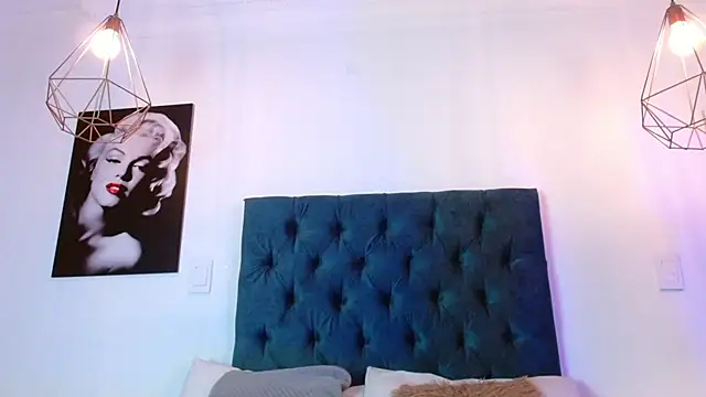 Desire_Evelyn's cam snapshot