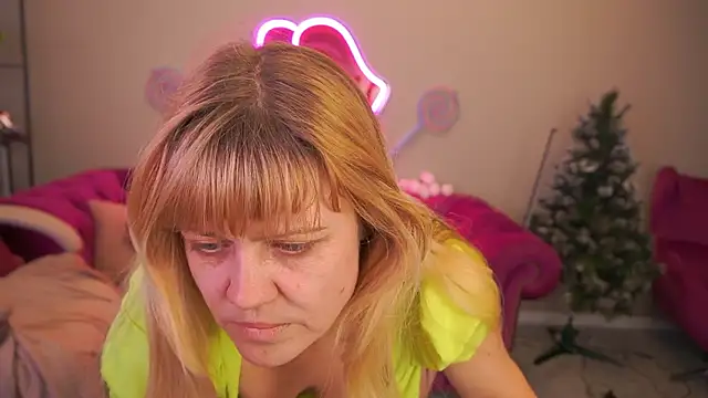 BellaLaPetit's cam snapshot