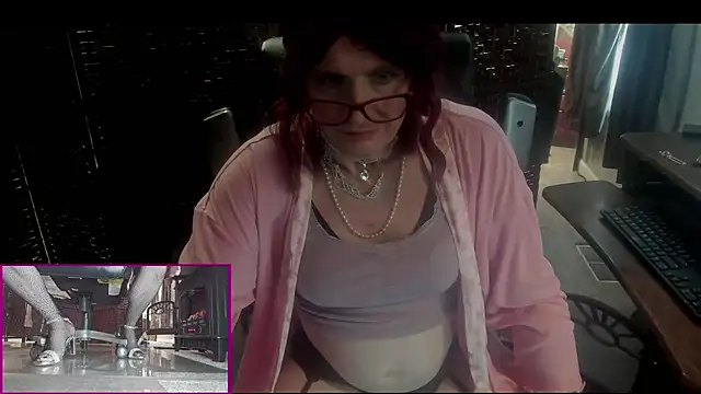 CharlotteAshton's cam snapshot