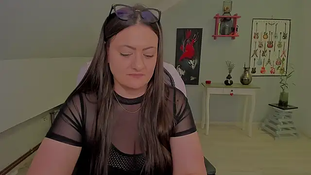 MistressDarrah's cam snapshot