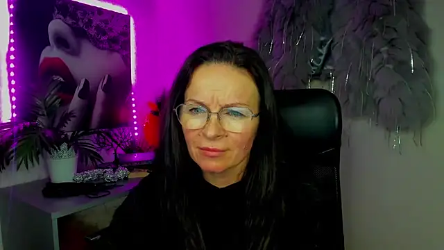 HelenLuxx live sex cam