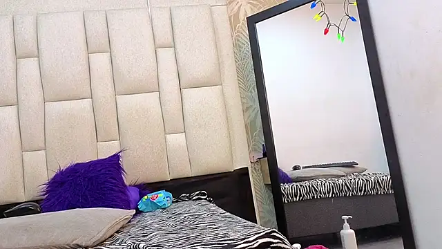 dafnnelewis's cam snapshot