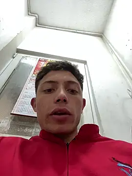 santiObrero live sex cam