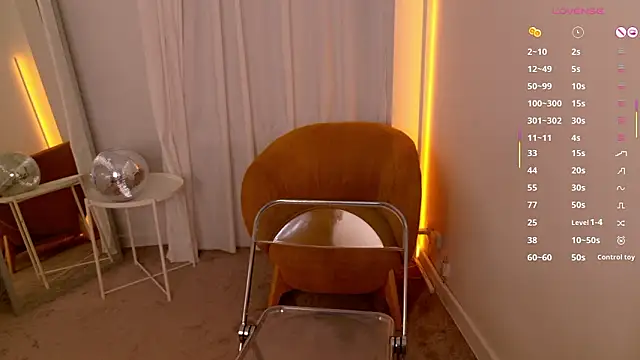 hidden_charm_'s cam snapshot