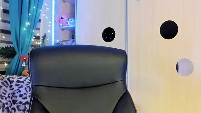 CoraSwon's cam snapshot