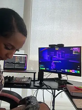 Your_Paris's cam snapshot