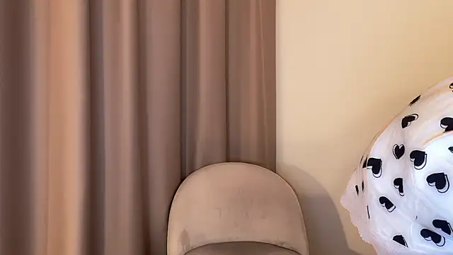 ShySchoolGirl live sex cam