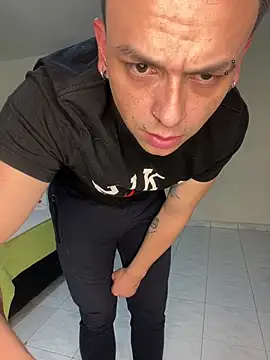 daniel_collins's cam snapshot