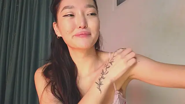 AudreyMell live sex cam