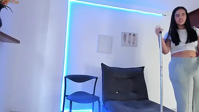 anniesweet-'s cam snapshot