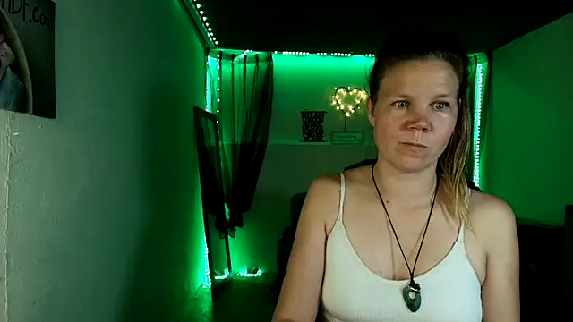 CallMeMaria's cam snapshot