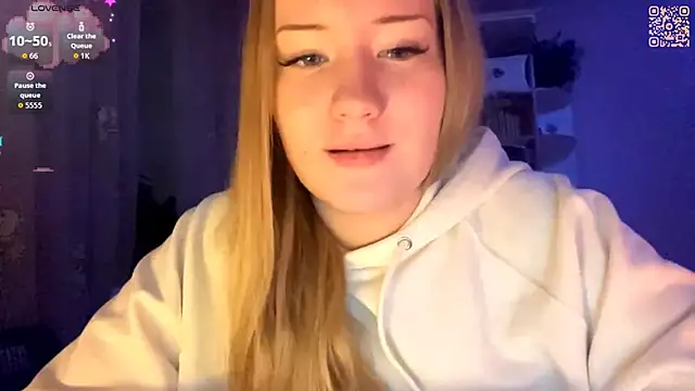 PandaFluff live sex cam