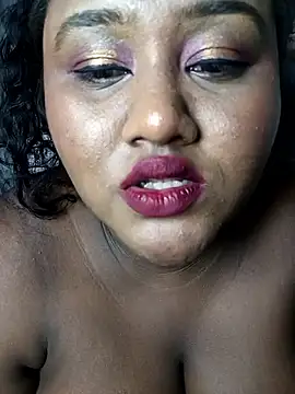 horny_diana's cam snapshot