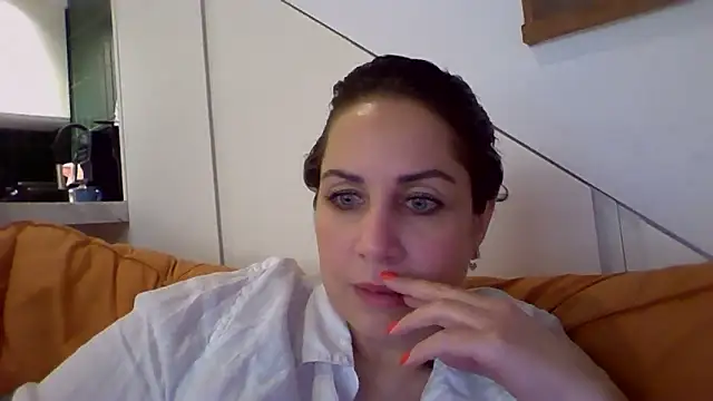 Rosinaya's cam snapshot