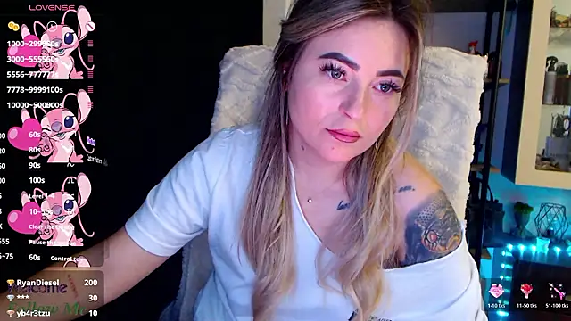 Rania_Stitch's cam snapshot