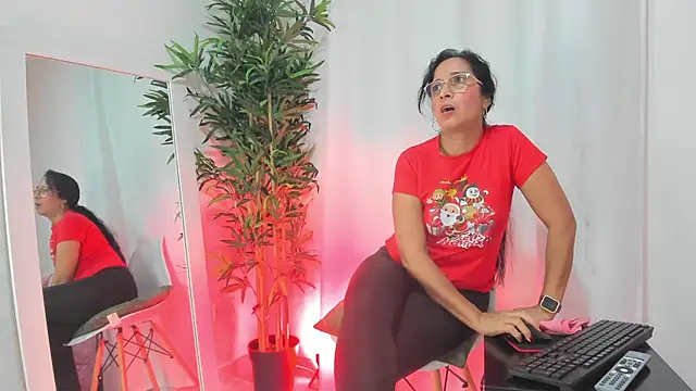 AnnaArela's cam snapshot