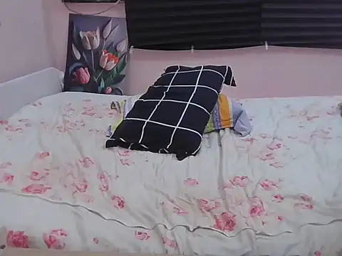 WildPussy4uxx's cam snapshot