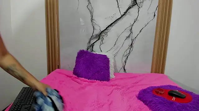 megan_cherry_hh's cam snapshot