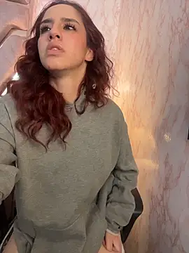 elodie_rouge's cam snapshot