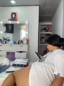 Marianahb-e's cam snapshot