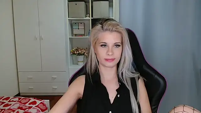 KristineGlow's cam snapshot