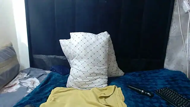 Peachesx25's cam snapshot