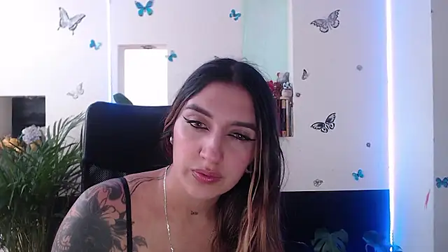 Lia-mitch's cam snapshot