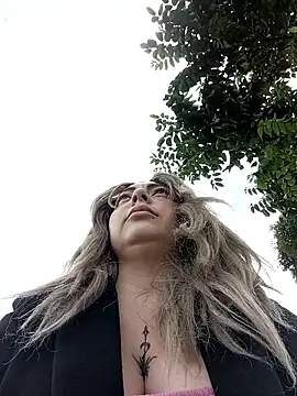 madelaine-'s cam snapshot