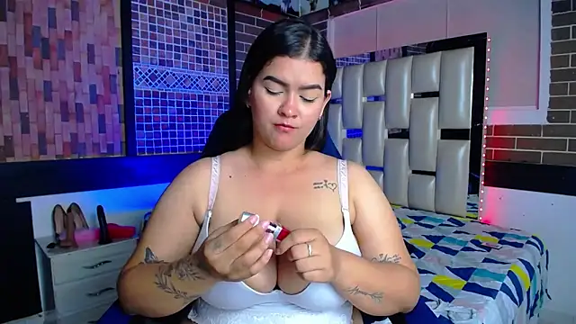 kriss_sweetboobs10's cam snapshot