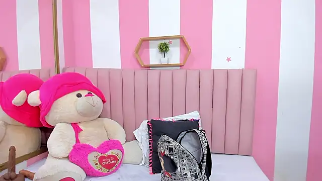 ISABELLA_020's cam snapshot