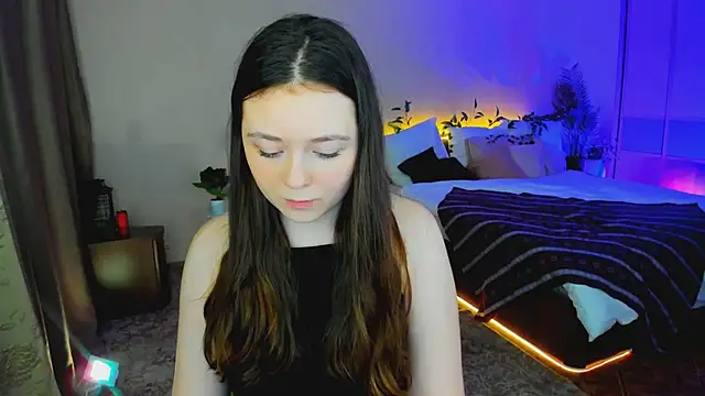 AlluringLookk's cam snapshot