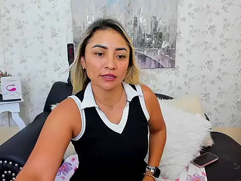 milf_bigass_'s cam snapshot