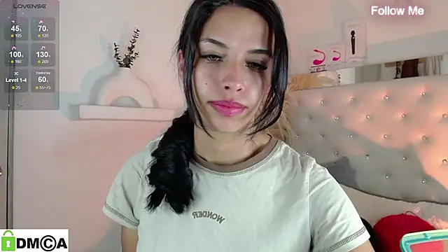 zoe_sexy_latin_19's cam snapshot