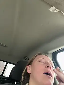 Titsandtats24's cam snapshot