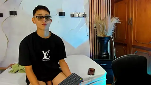 salome_mio's cam snapshot