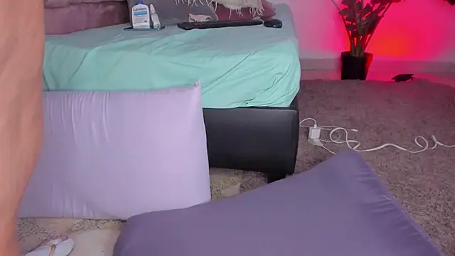 Secret_chells's cam snapshot