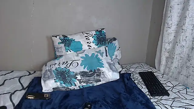 Lunalee's cam snapshot