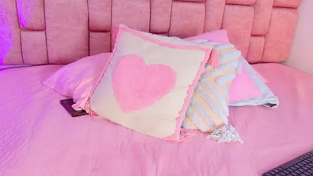 AmyVega_'s cam snapshot