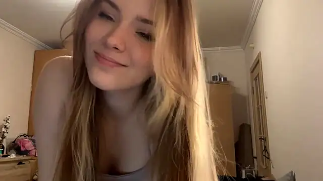 Kimi_Luckman's cam snapshot