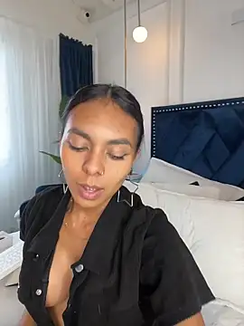 LuckyGoddessXXX's cam snapshot