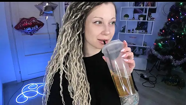 HoneySallyMoore's cam snapshot