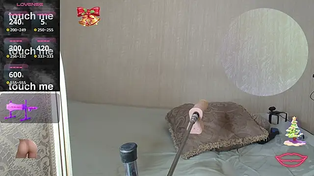 mom4you's cam snapshot