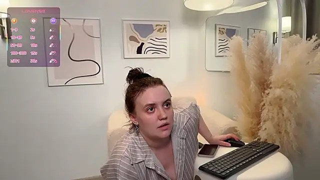 Lella_Ryann_'s cam snapshot