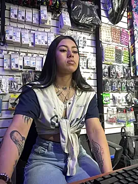 emily_24x's cam snapshot