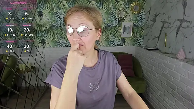 Paris_Cherry's cam snapshot