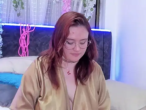 AliaMiller_'s cam snapshot