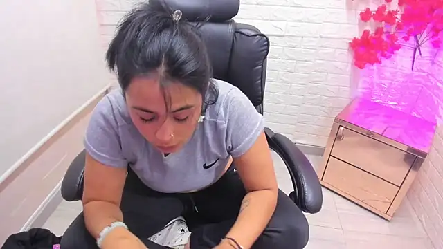 Aisha_09's cam snapshot